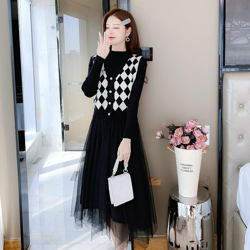 网纱拼接针织连衣裙女气质2025打底法式辣妈小香风套装裙两件套女