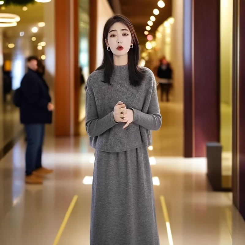 2025秋冬新款时尚马甲长袖早秋连衣裙两件套美的拉德显瘦保暖气质