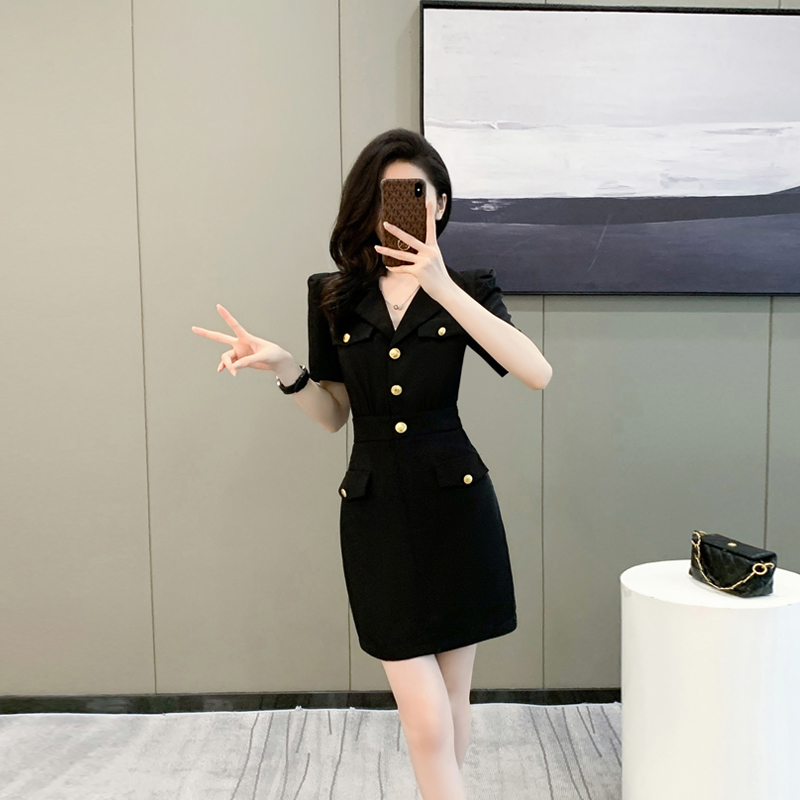 法式设计感单排扣收腰显瘦西装领短袖连衣裙夏季新款赫本风小黑裙