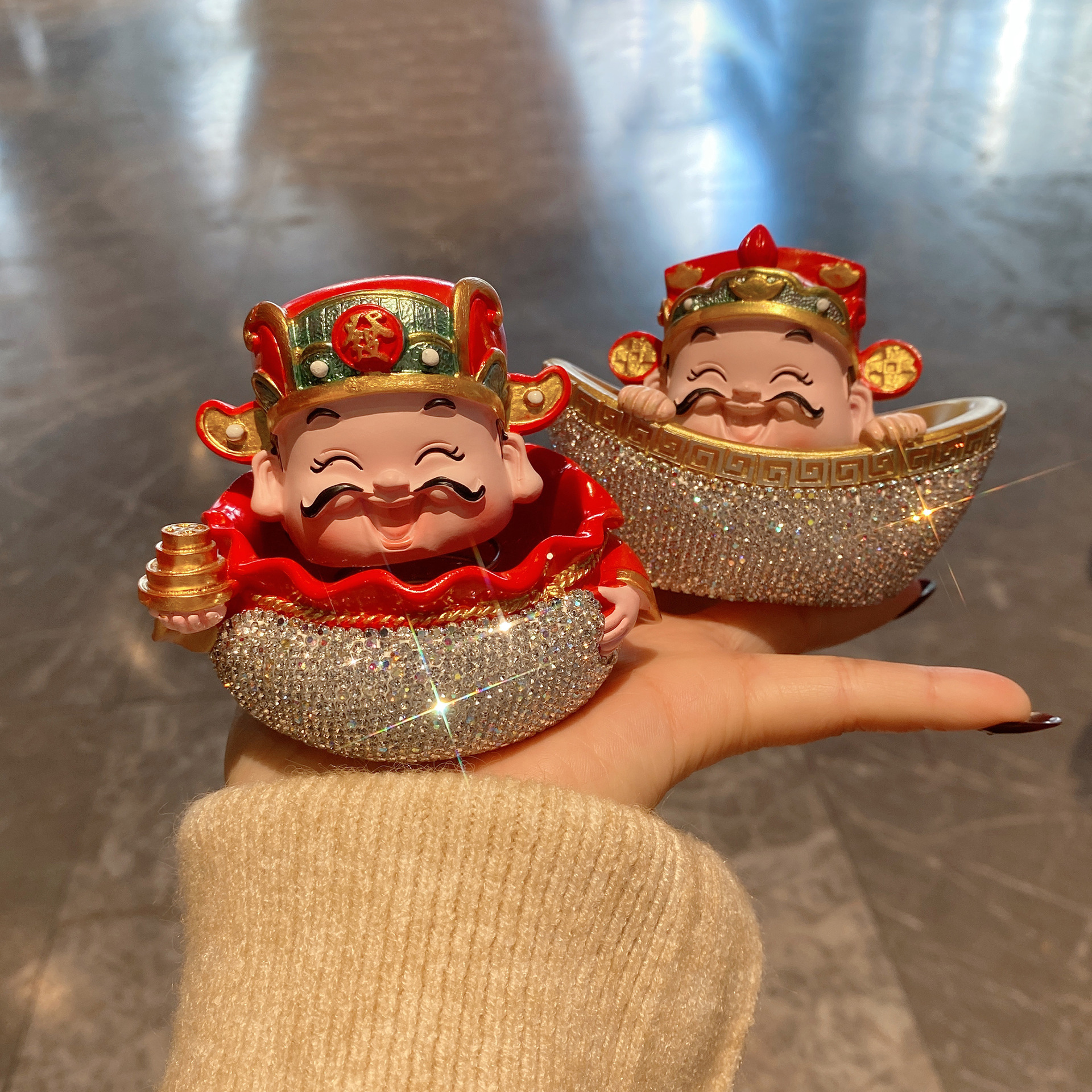 创意新年财神汽车摇头摆件吉祥喜庆手办财神爷办公桌装饰摆