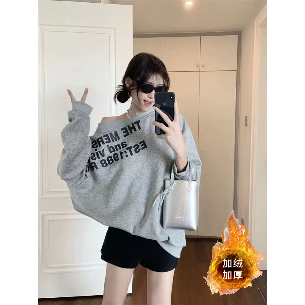 辣妹秋冬印花斜肩字母加绒加厚长袖卫衣宽松上衣甜辣遮肉显瘦衣女