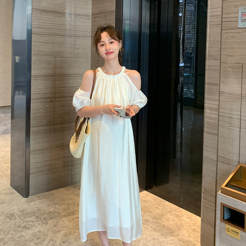 度假风~2025夏季露肩大码孕妇连衣裙气质显瘦连衣裙中长款韩版