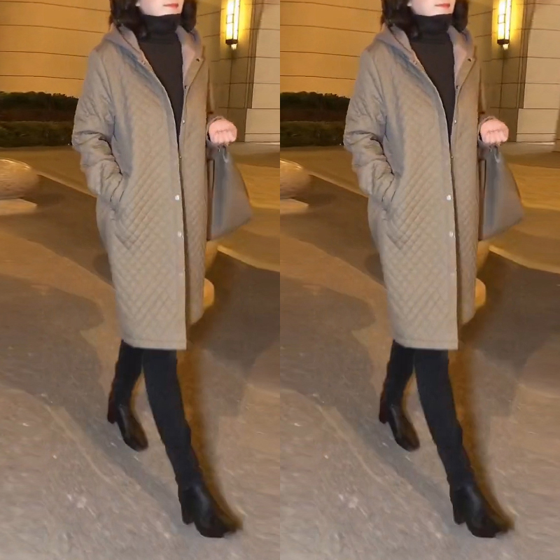 现货秋冬菱形格女连帽网红棉衣棉衣流行时尚潮牌入冬冬天新款女装