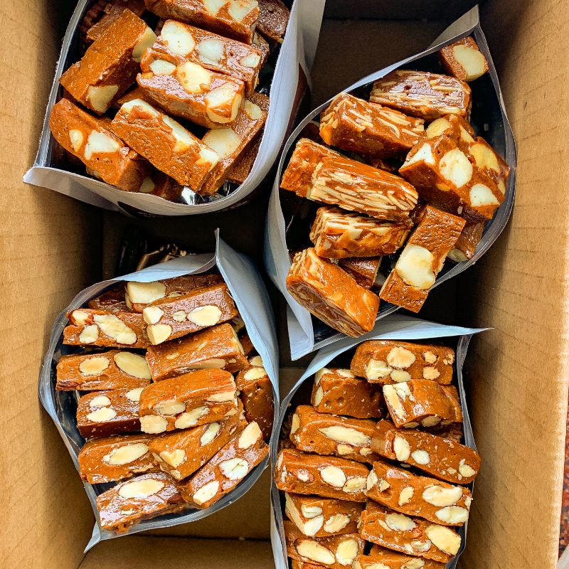 巴旦木海盐味太妃糖圣诞节糖果下午茶网红解馋高端零食休闲小吃