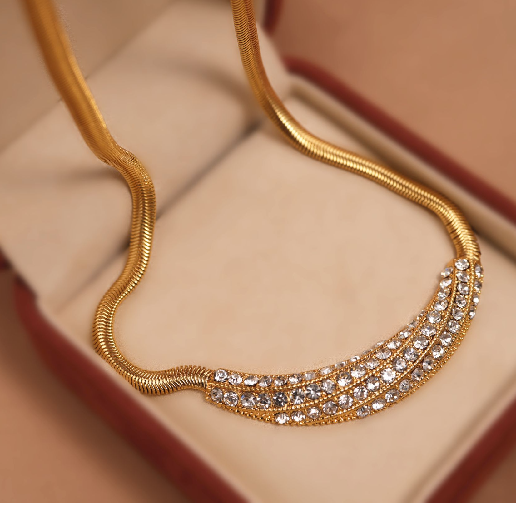 铜合金合成锆石项链 欧美闪钻月牙条纹项链轻奢高级感锁骨链颈链