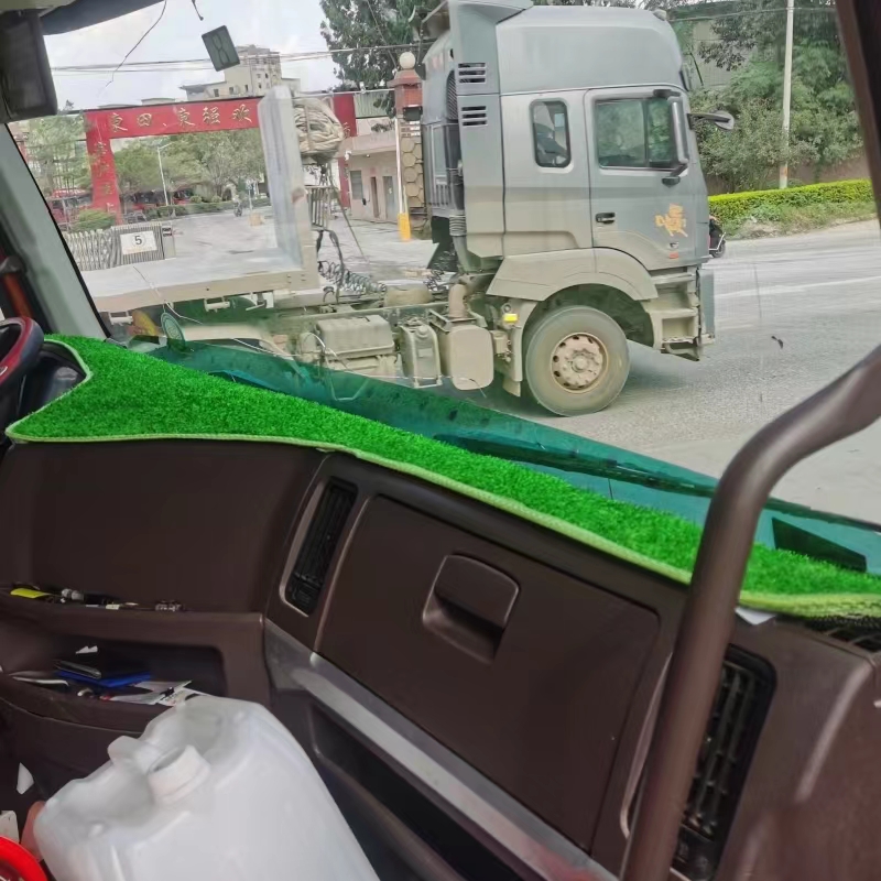 柳汽乘龙H5货车专用中控台避光垫乘龙H5工作仪表台草坪防晒遮光垫