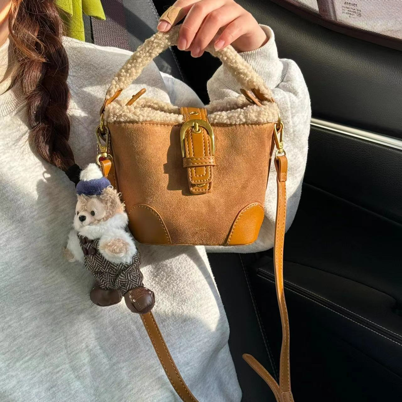 秋冬款美拉德包包女2025新款复古毛绒包手提水桶包毛毛单肩斜挎包