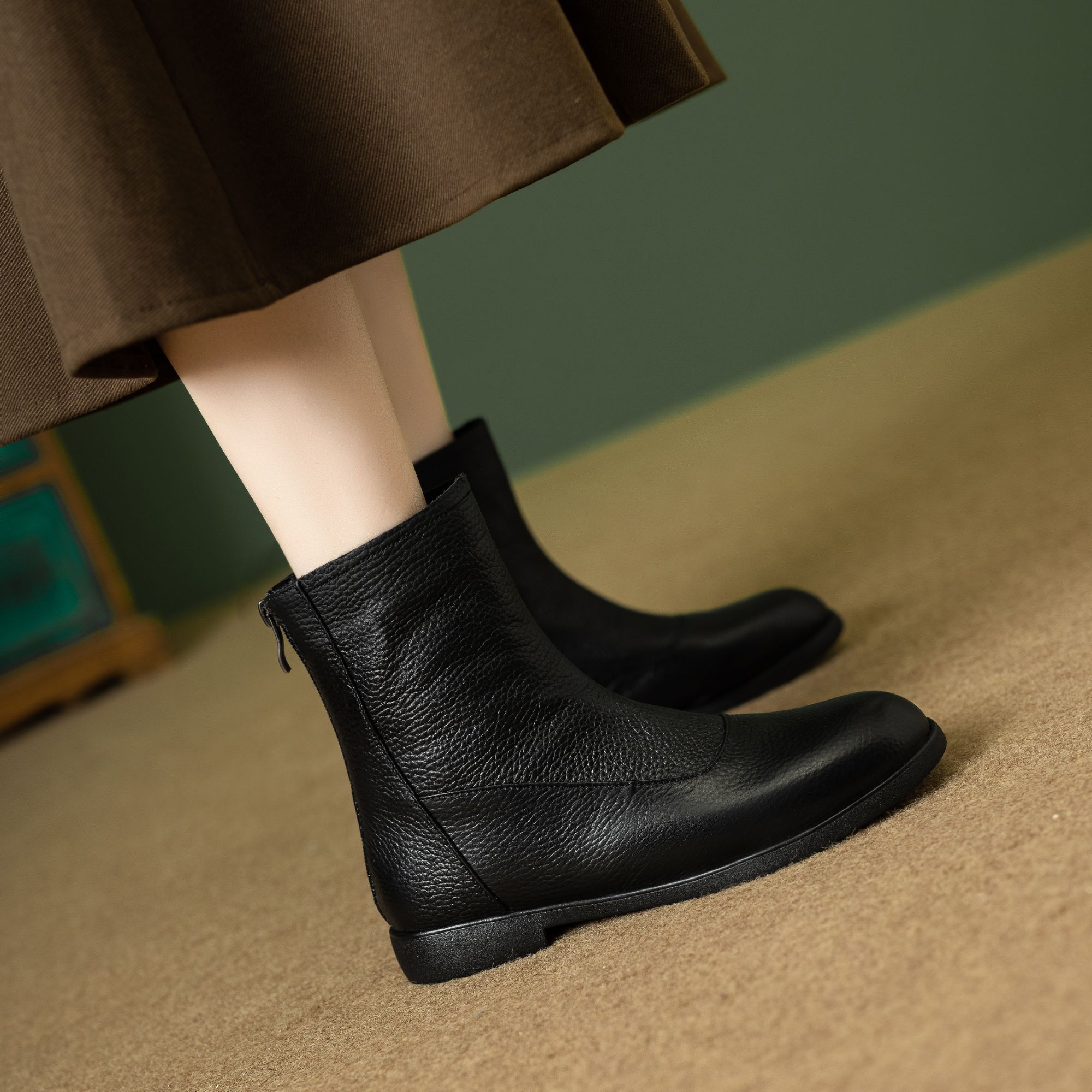 头层牛皮女士马丁靴女短靴后拉链秋冬款加绒软底舒适镂空透气单靴