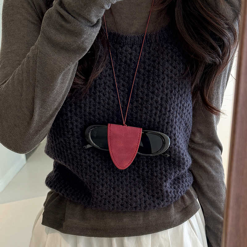 非金属皮质项链 麂皮绒豹纹磁吸挂脖眼镜夹项链女便携墨镜夹配饰