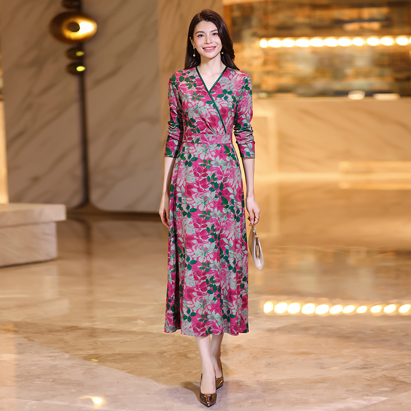 气质秋冬连衣裙2025秋冬新款气质高级感时尚长裙优雅显瘦长袖裙子