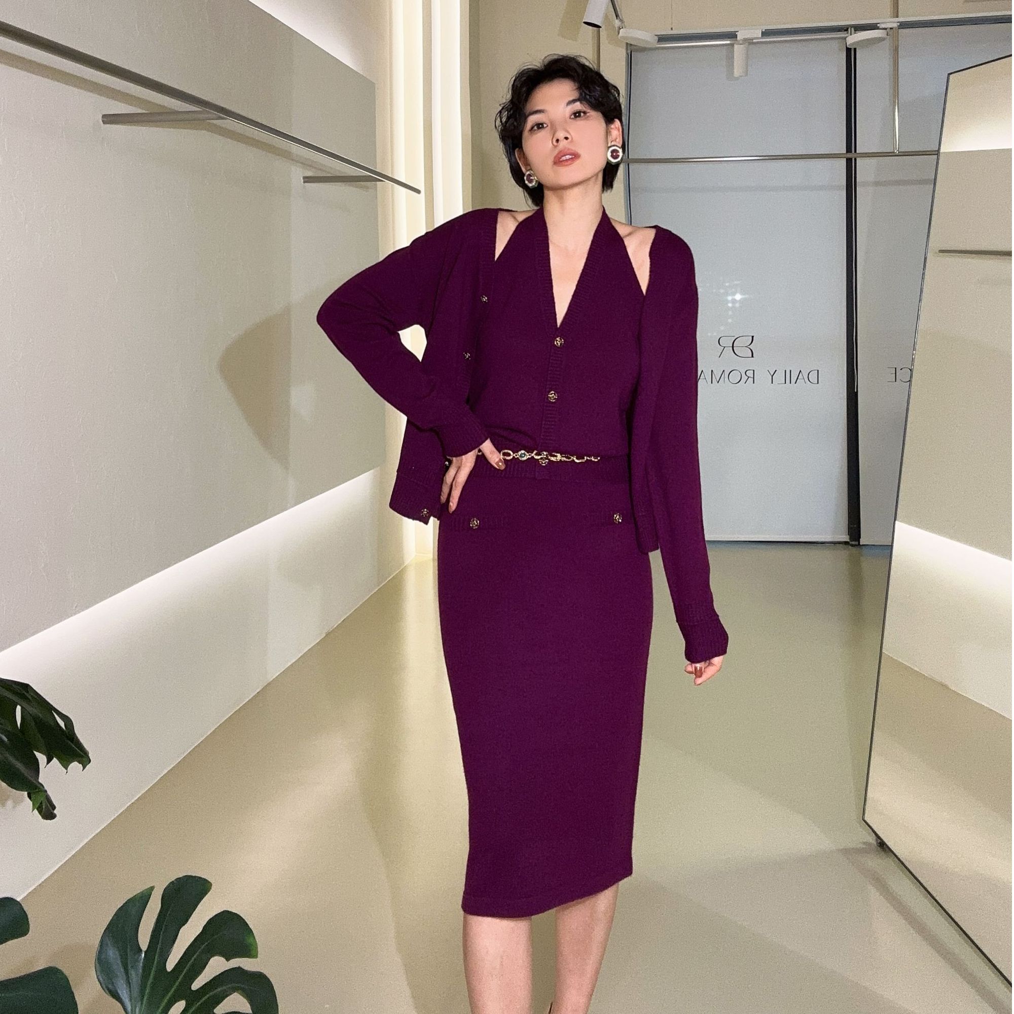 Daily romance 紫色浪漫港风钻扣羊绒挂脖上衣/开衫/半裙