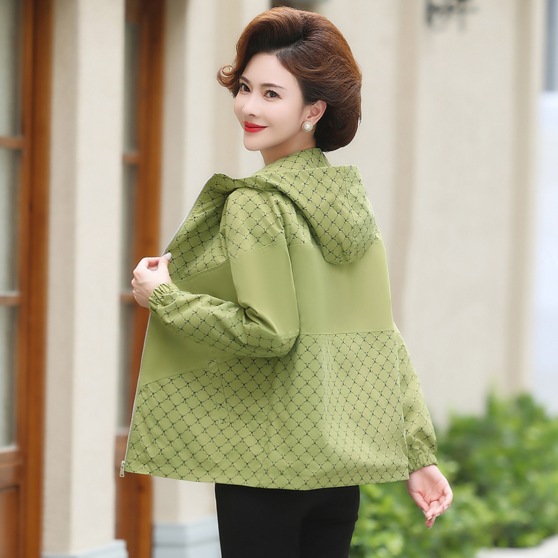 中老年妈妈春秋装时尚洋气外套上衣女2025新款中年短款夹克风衣薄