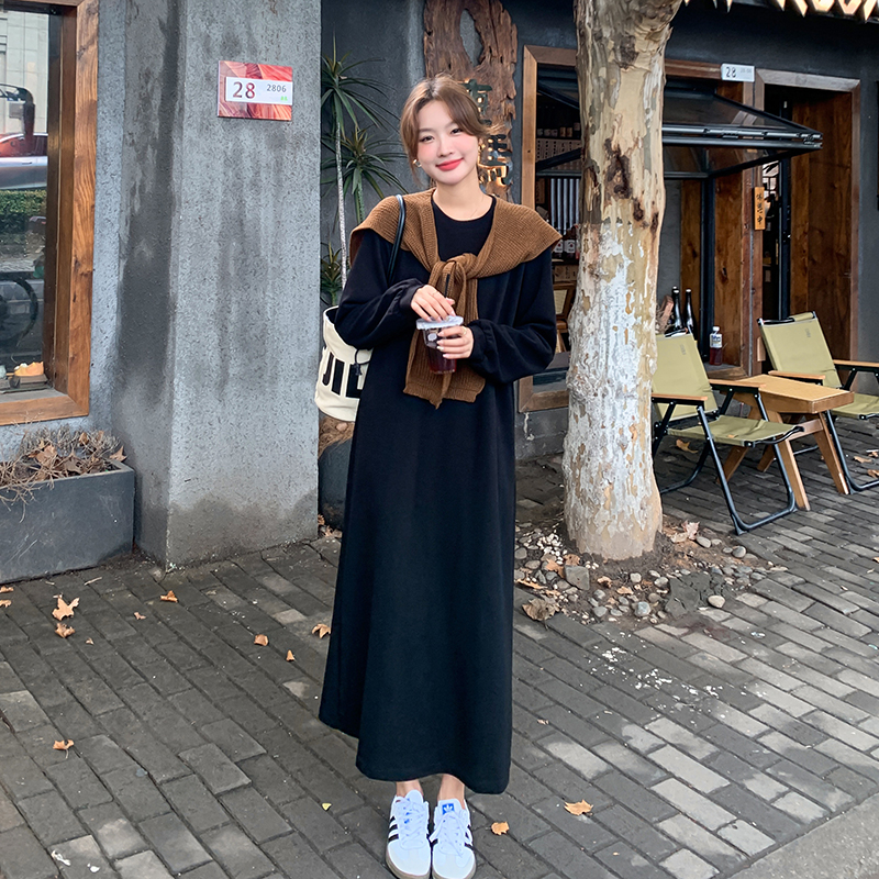 韩版复古披肩黑色连衣裙女2025秋新款设计感休闲时尚宽松卫衣长裙