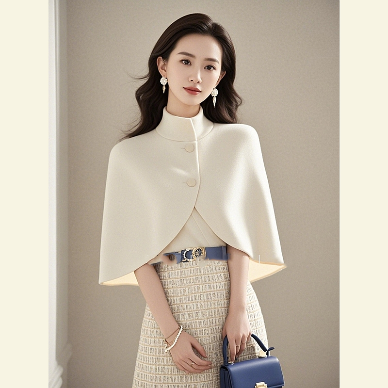 2024秋季法式毛呢洋气高端别致高级感绝美气质女神范白色斗篷