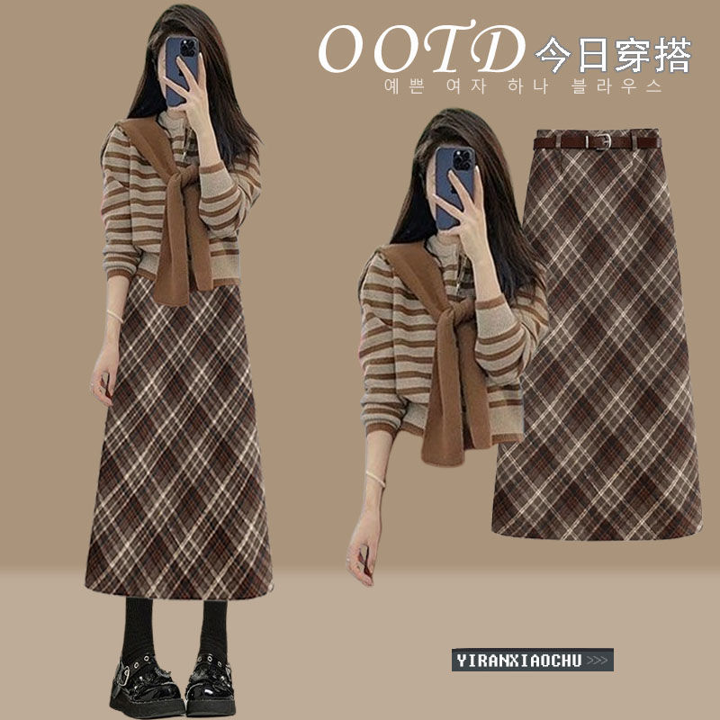 秋冬季套装女2025新款洋气复古针织披肩条纹毛衣格子半身裙三件套