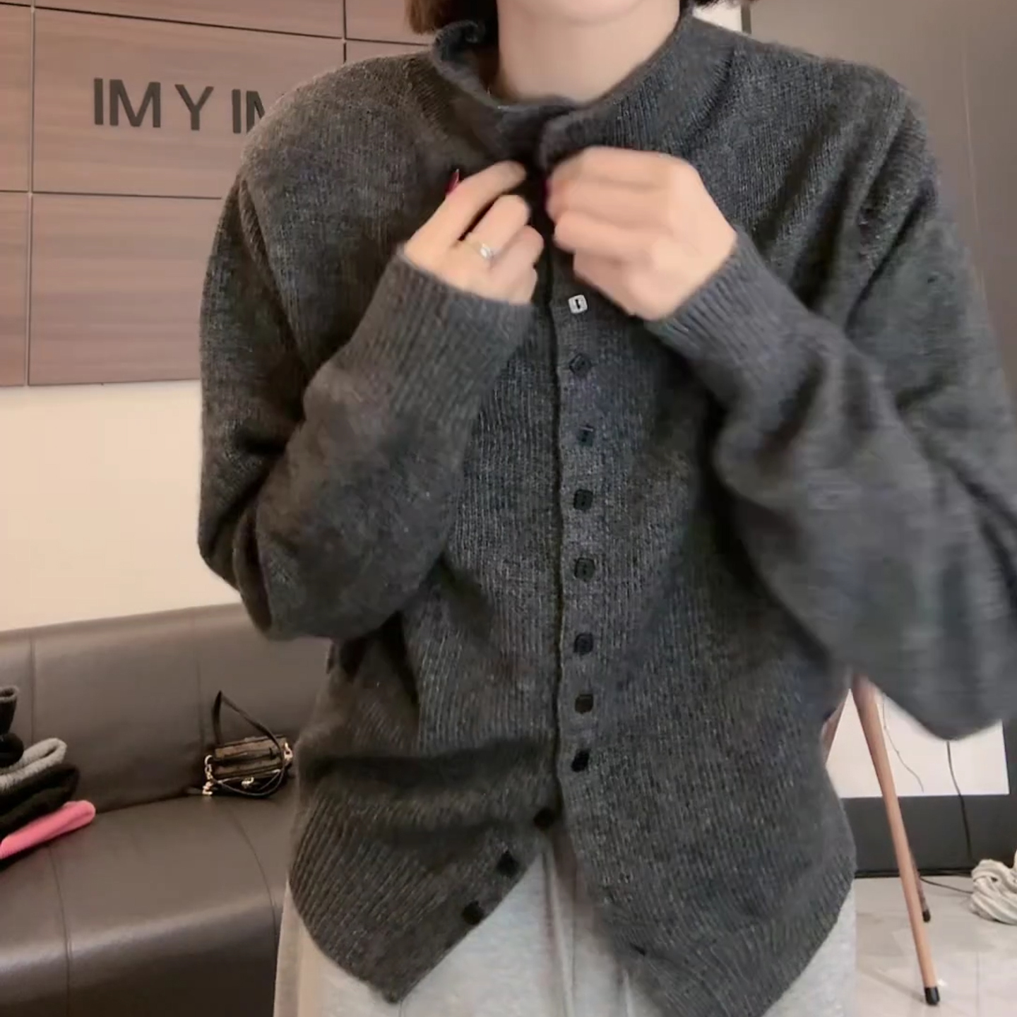 冬季时尚休闲百搭网红毛秋冬气质针织开衫LK2500741女士