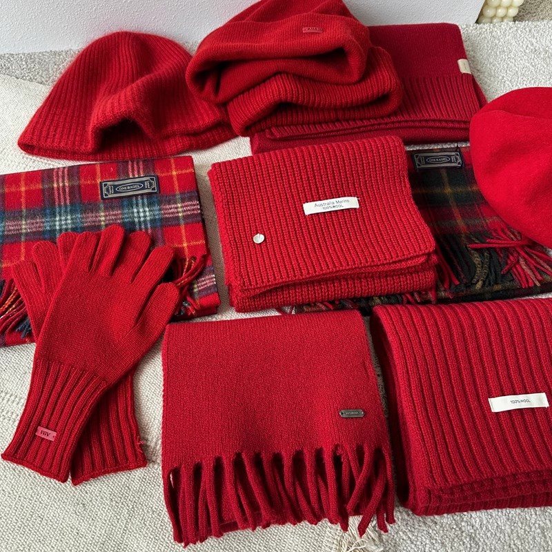 24秋冬季B入氛围感红色系单品100％wool羊毛系列针织帽子围巾手套