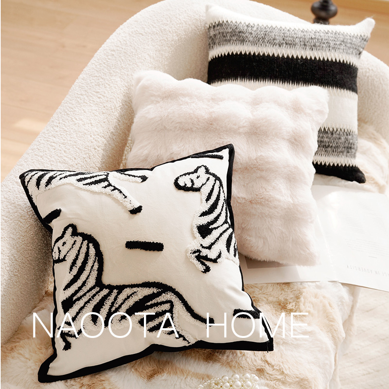 奶油色复古小马动物刺绣抱枕套现代简约轻奢客厅沙发靠垫靠枕抱枕