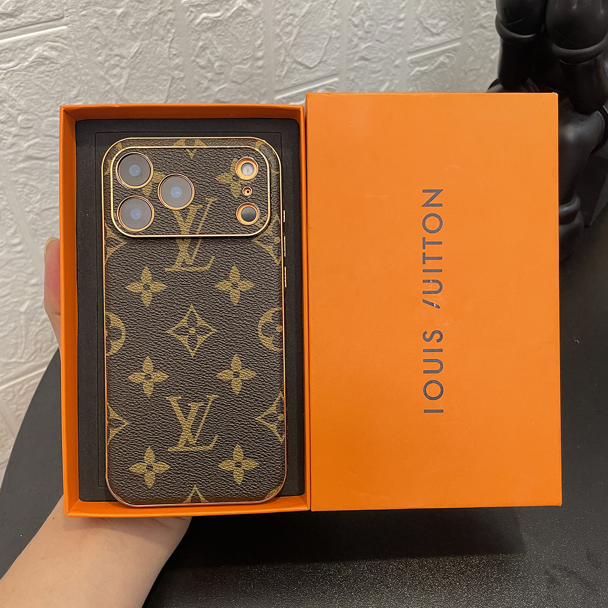 高级感适用苹果17promax手机壳电镀16防摔15皮质14新款13保护套