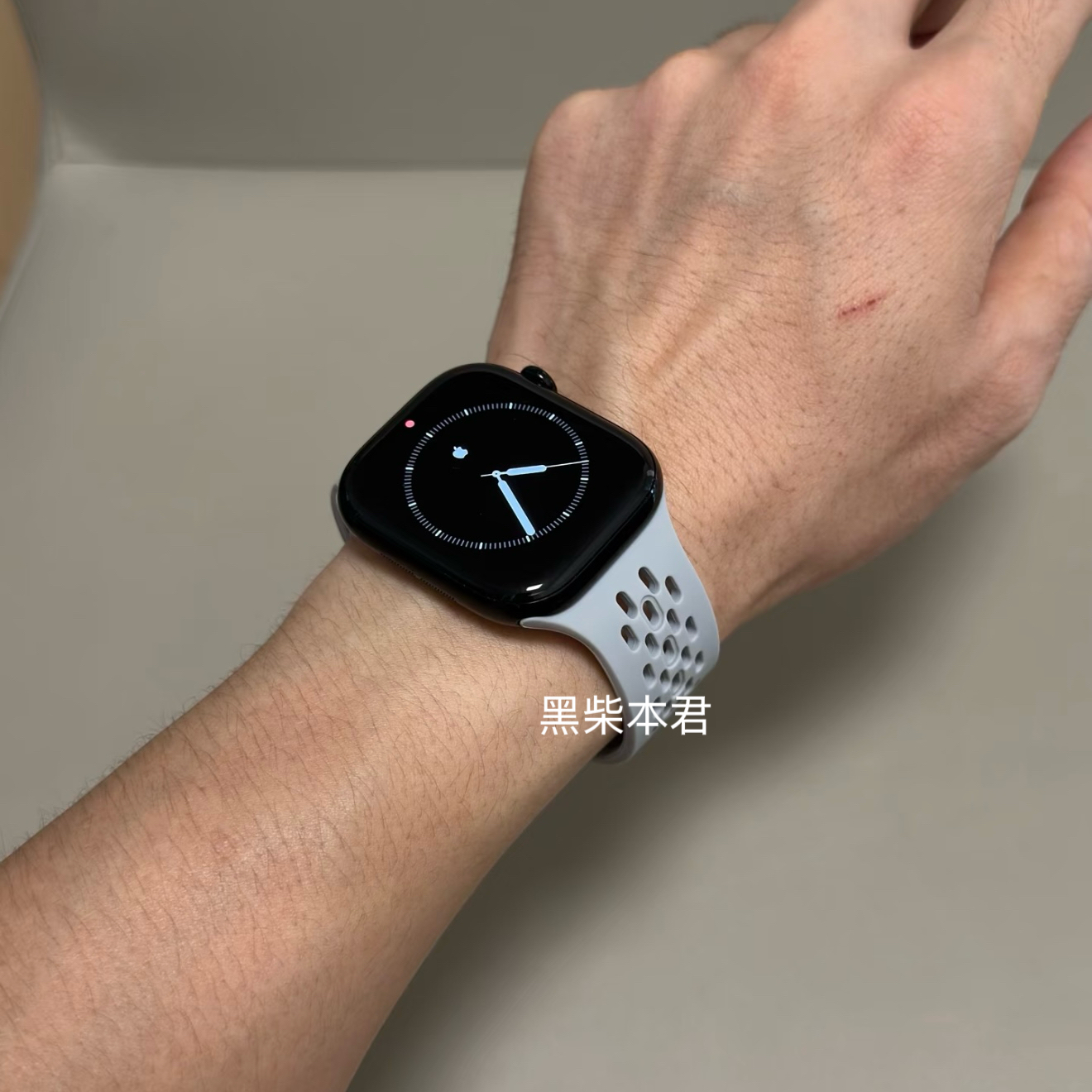 黑柴适用苹果S10手表iwatch10表带applewatch9透气S8硅胶S9柔软Ul