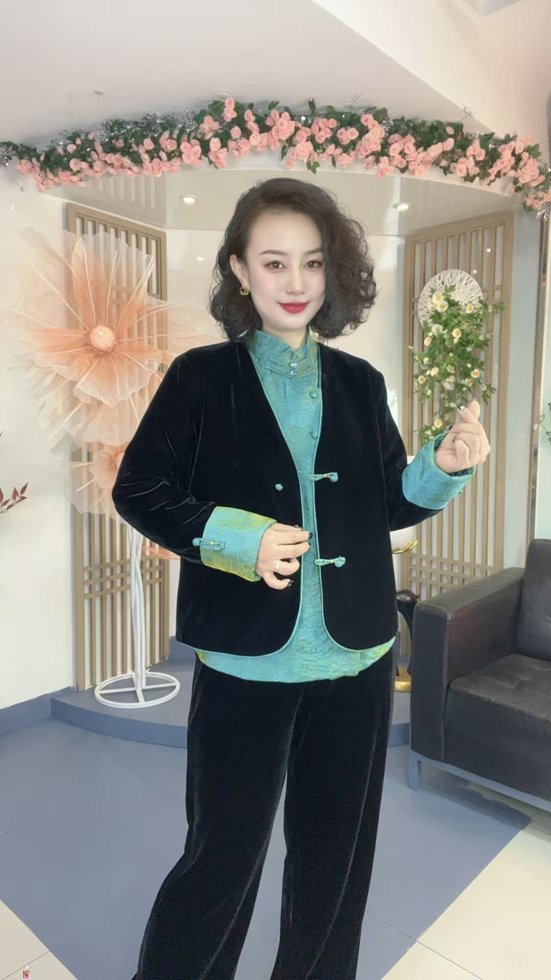 【双面穿】中式气质复古单排盘扣V领丝绒拼接宽松型短外套女8009