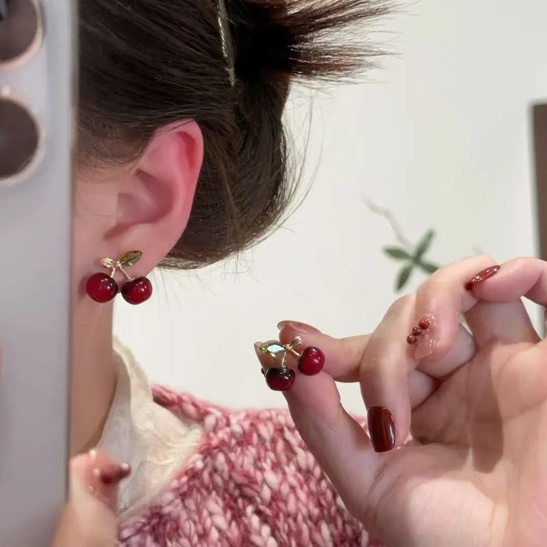 新年红色樱桃耳钉女小众高级感精致百搭气质甜美耳环精美饰品耳饰
