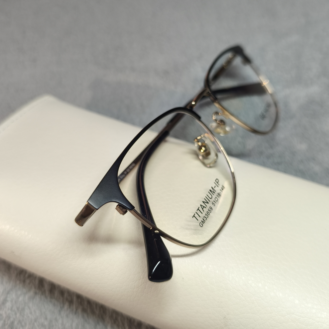 时尚超轻钛合金百搭眉毛框小脸素颜眼镜框男女款可配度数