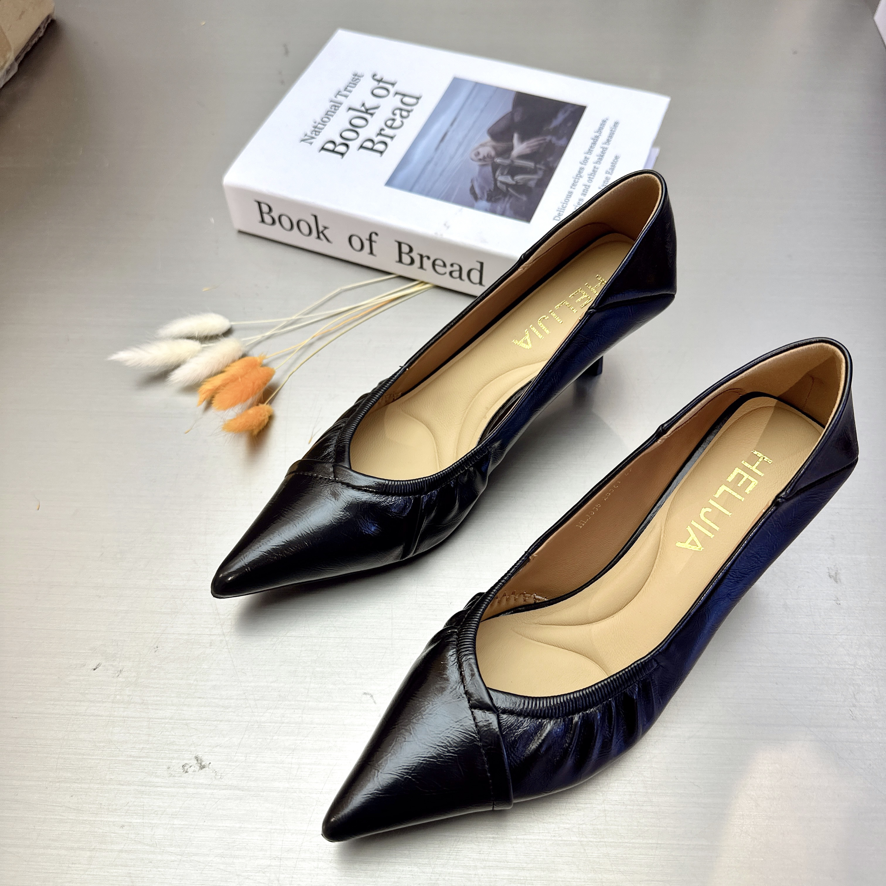 琼尚-秋冬新款尖头摺皱细跟鞋335