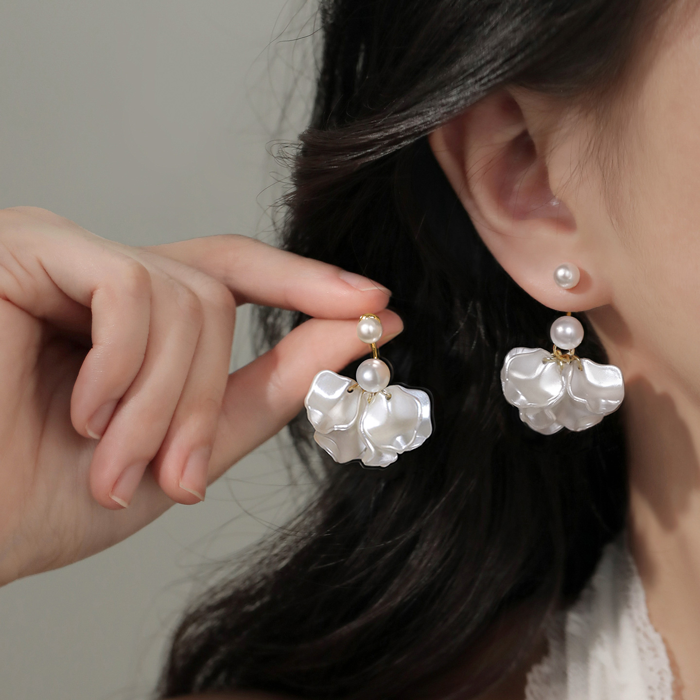 足银仿珍珠耳饰 999银针花瓣耳钉女小众设计超仙甜美气质两戴耳环