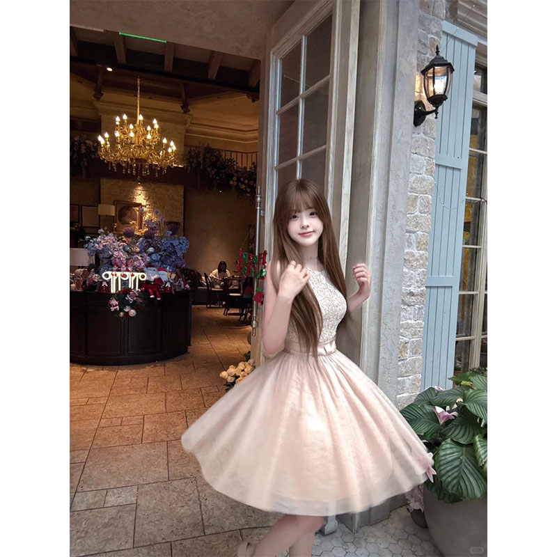 漂亮独特连衣裙2026春季新款名媛高级感重工拼接网纱性感收腰短裙