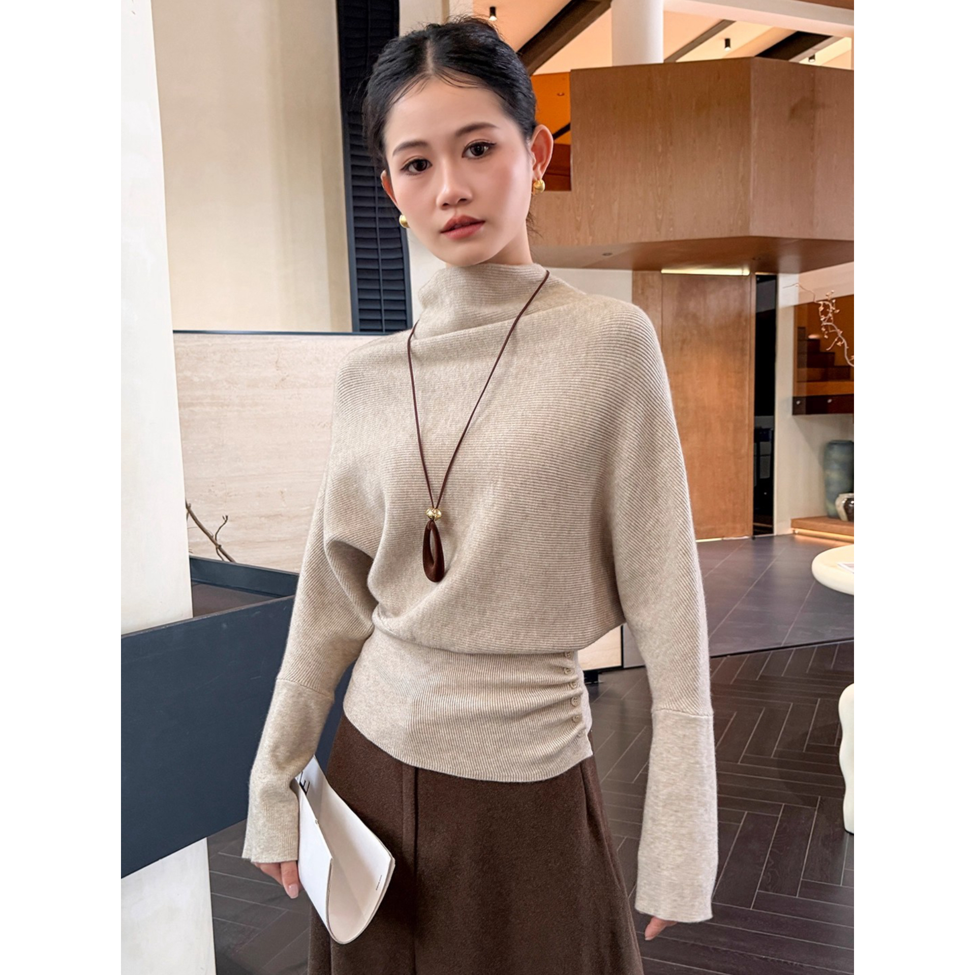 燕麦色半高领毛衣打底衫女2025新款显瘦针织内搭蝙蝠袖上衣秋冬装