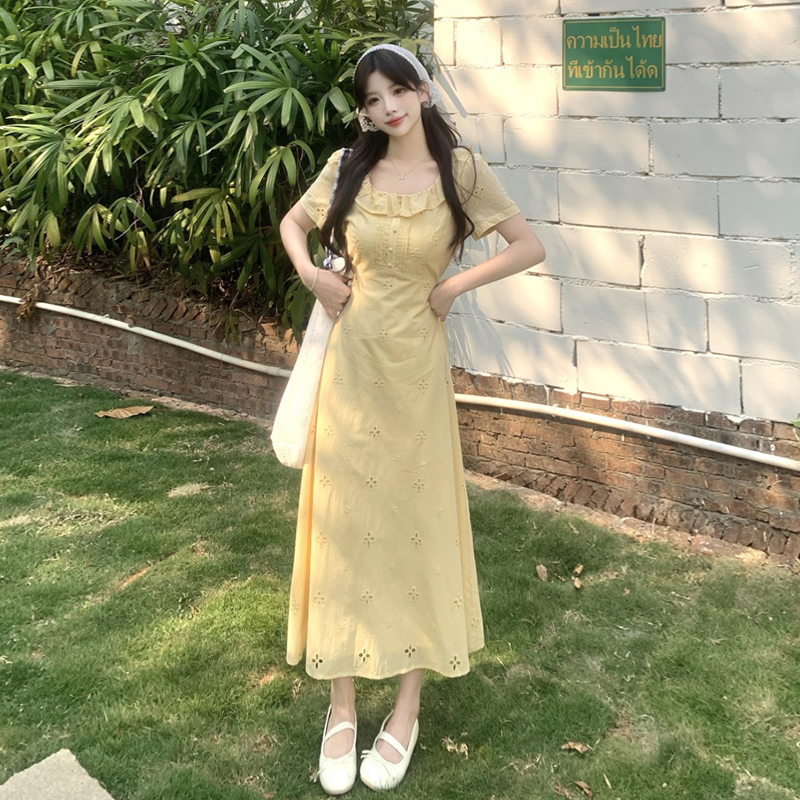 2442温柔气质黄色镂空碎花连衣裙女荷叶边收腰显瘦长裙夏日多巴胺