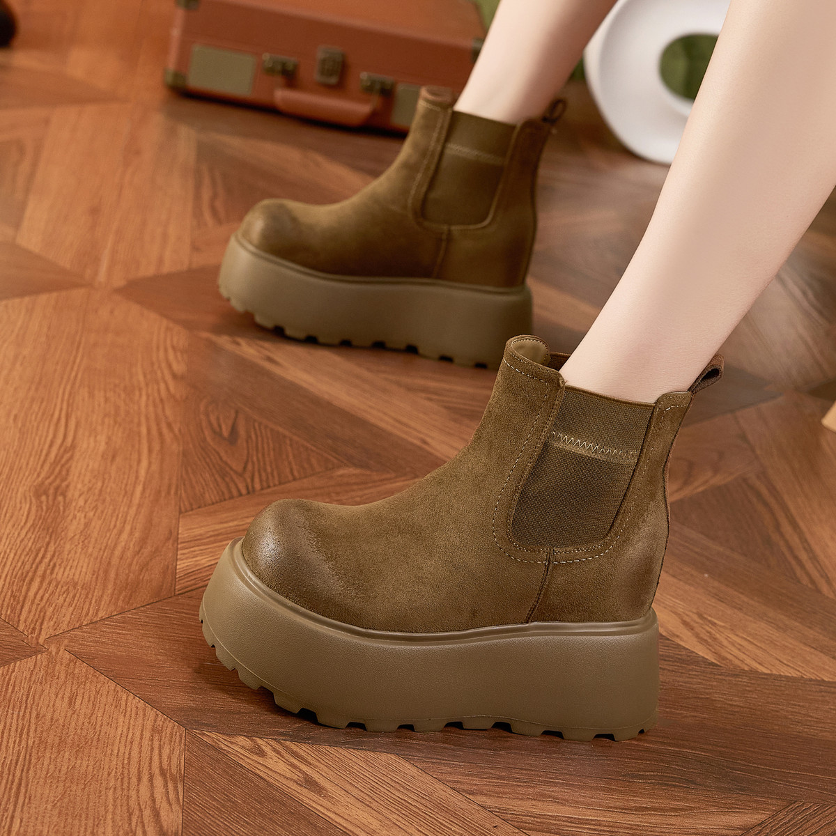 10内增高马丁靴女2025秋冬新款英伦厚底爆款休闲女短靴烟筒靴