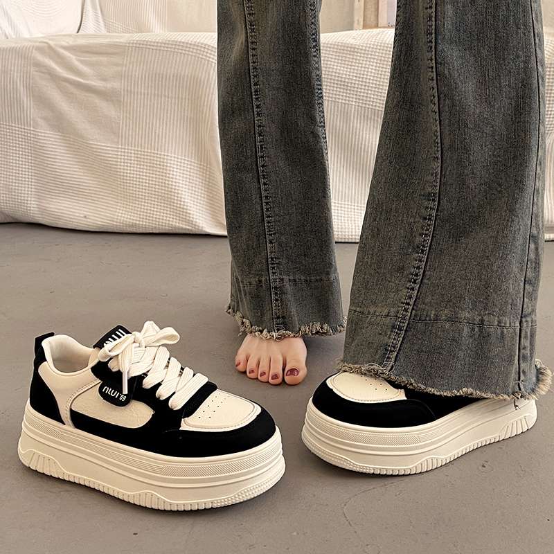 爆款百搭厚底小白鞋女小众板鞋2025新款秋冬季增高休闲运动面包鞋