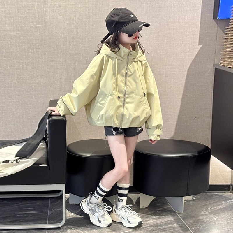 女童早秋外套秋2025新款洋气女大童秋季超好看冲锋衣儿童秋装风衣