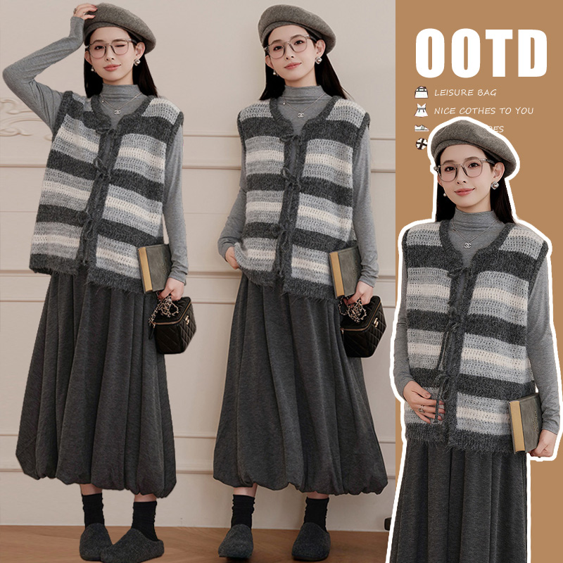 秋冬新款孕妇装针织条纹马甲打底衫花苞半身裙舒适高级感三件套女