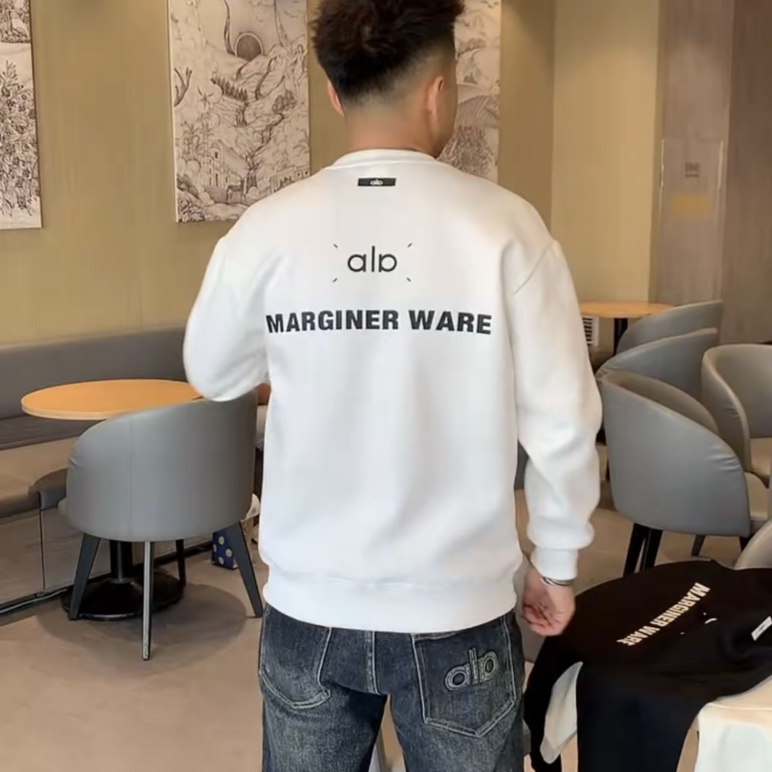 2025秋冬男士个性字母印花卫衣潮牌圆领修身时尚痞帅休闲百搭上衣