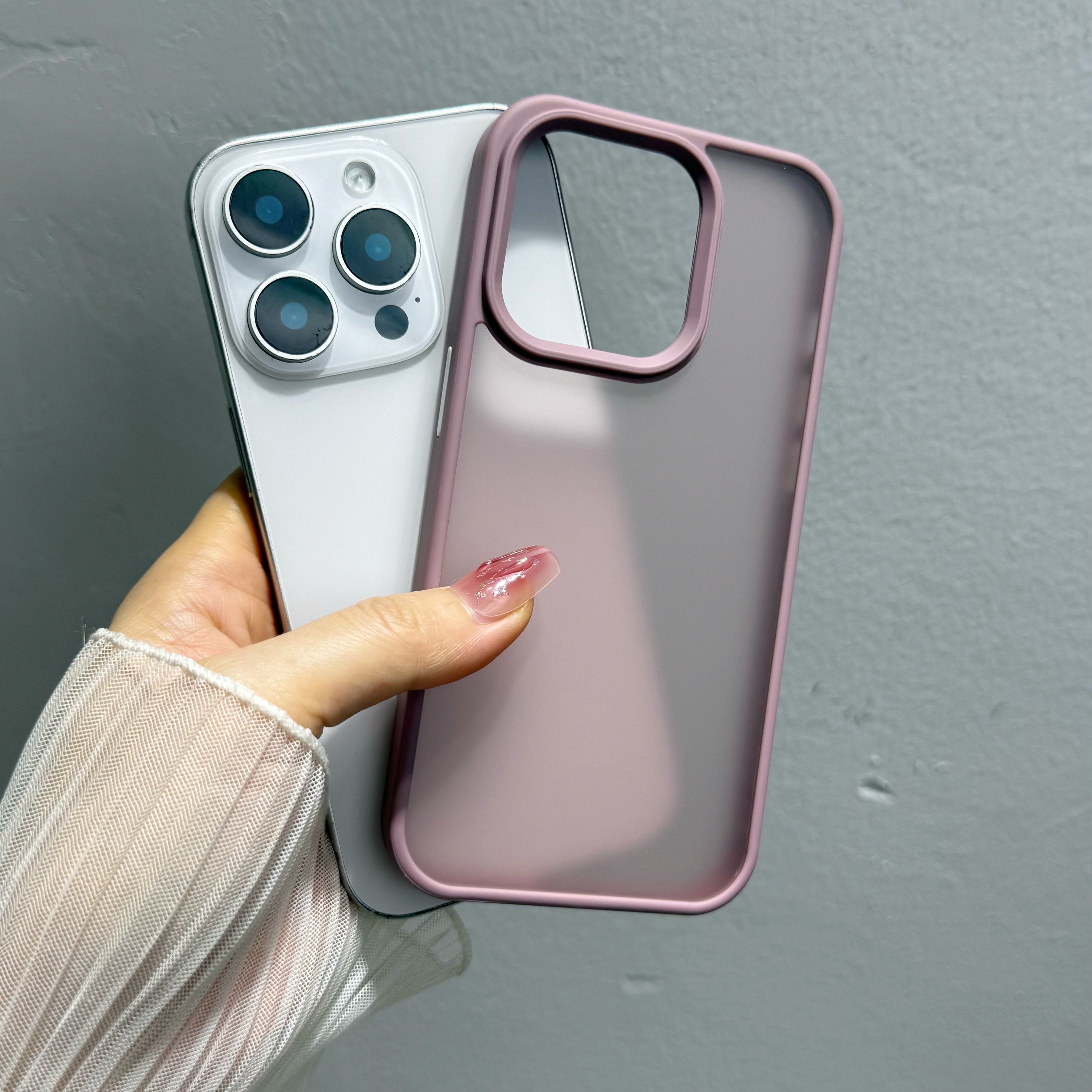 适用苹果16手机壳新款暗灰粉16pro肤感磨砂15promax简约13防摔