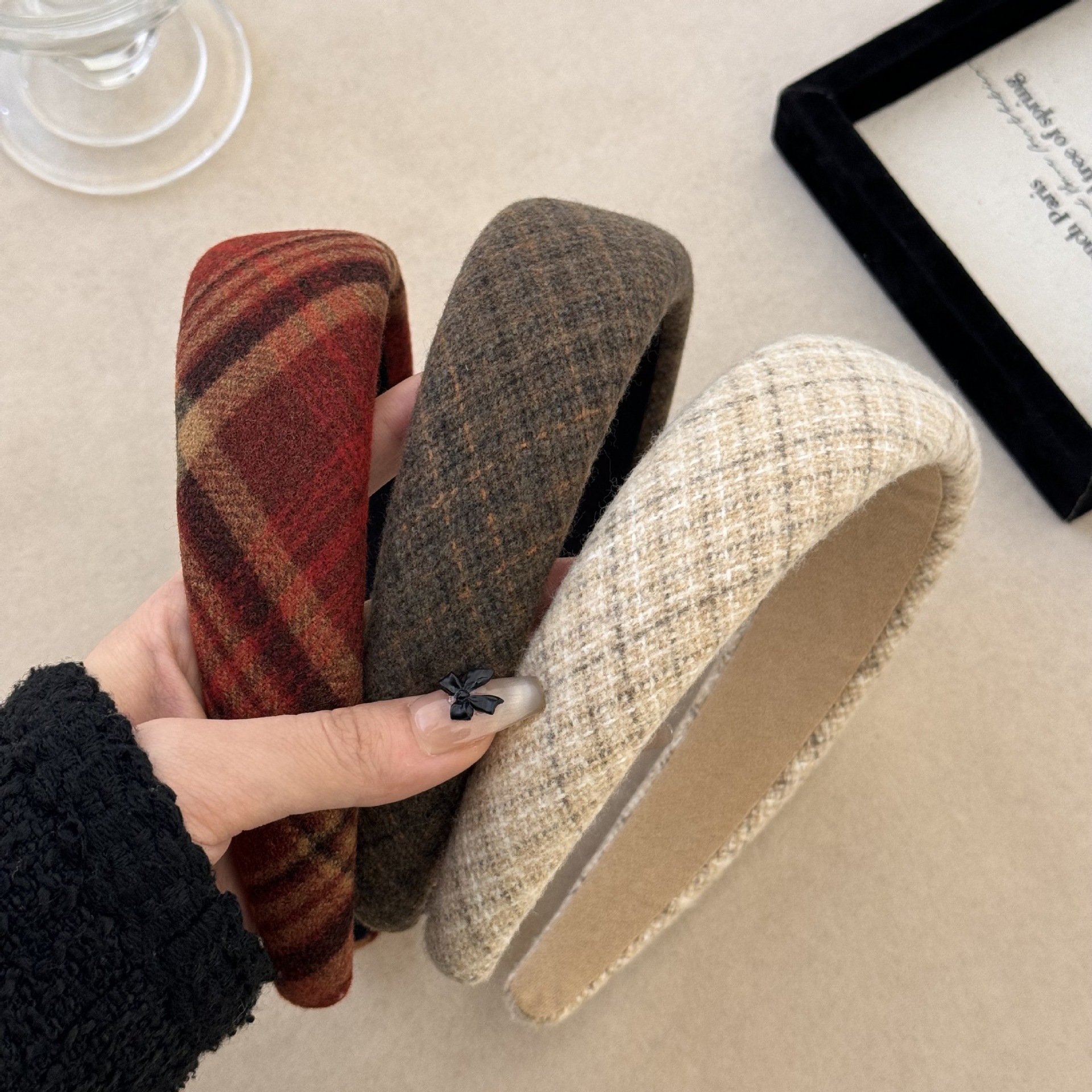 秋冬毛呢格子宽边发箍时尚新款复古风气质百搭简约外出压发头箍