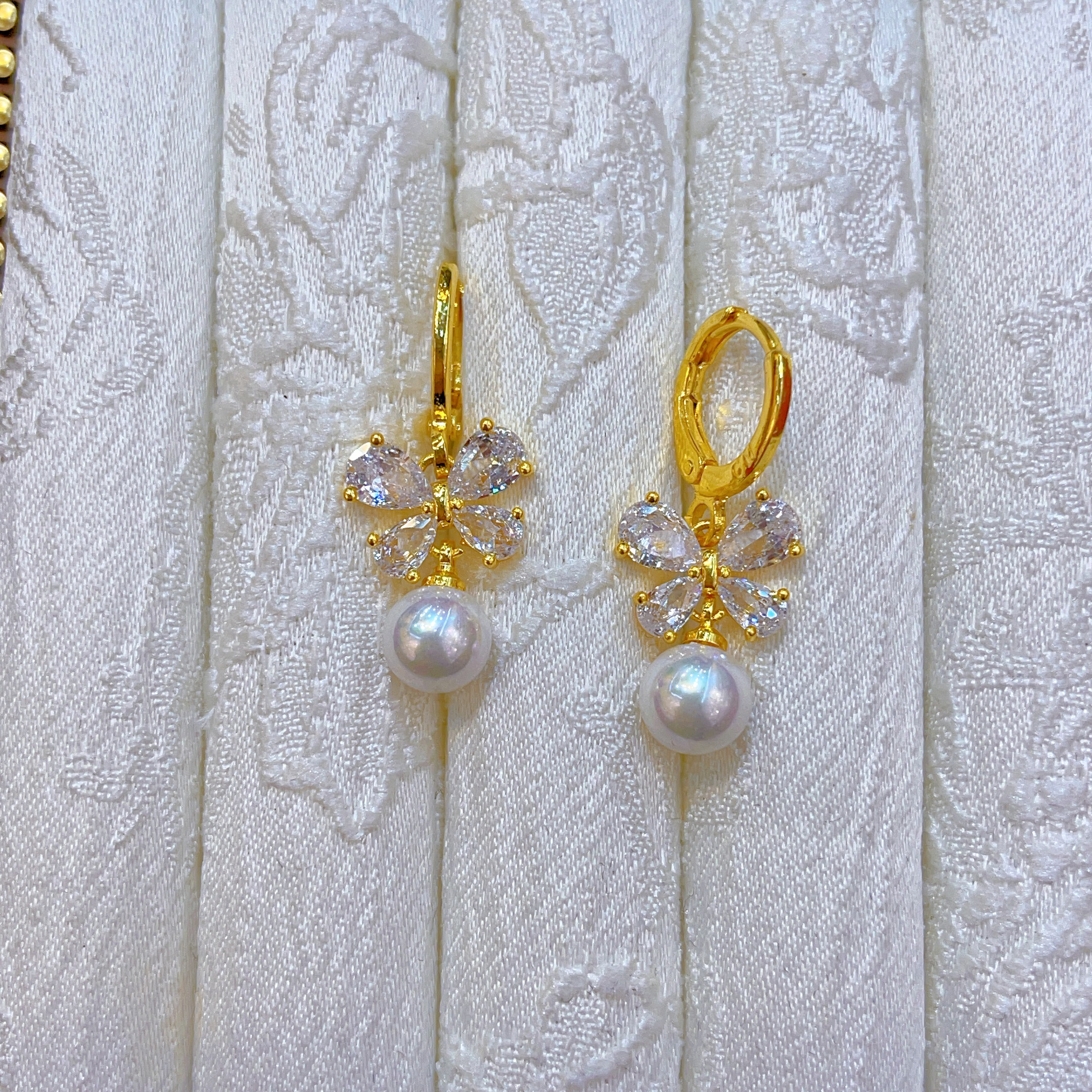 钛钢耳饰 1823新款耳环爆款白搭时尚金色铜合金白搭时尚