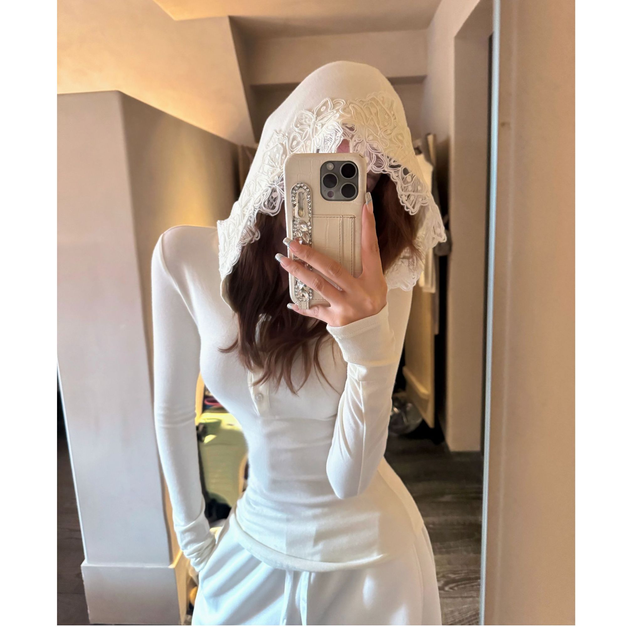 婉君【欲感蕾丝】秋季休闲风时尚百搭蕾丝连帽针织上衣LWJ25C3T2496