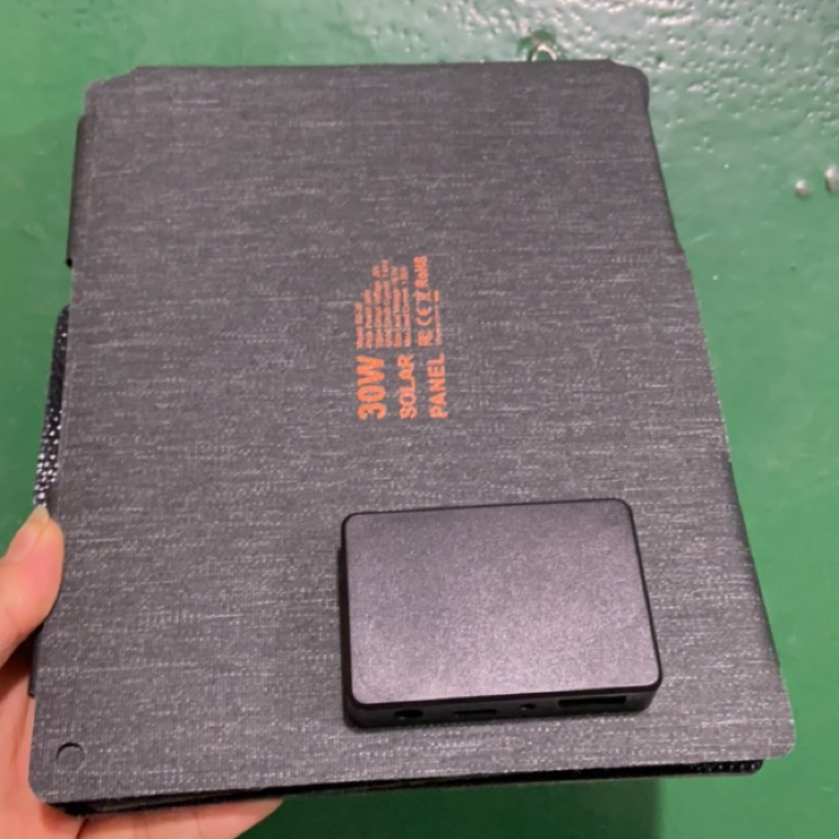 30W 5v/20v太阳能折叠充电板6折叠带大模块