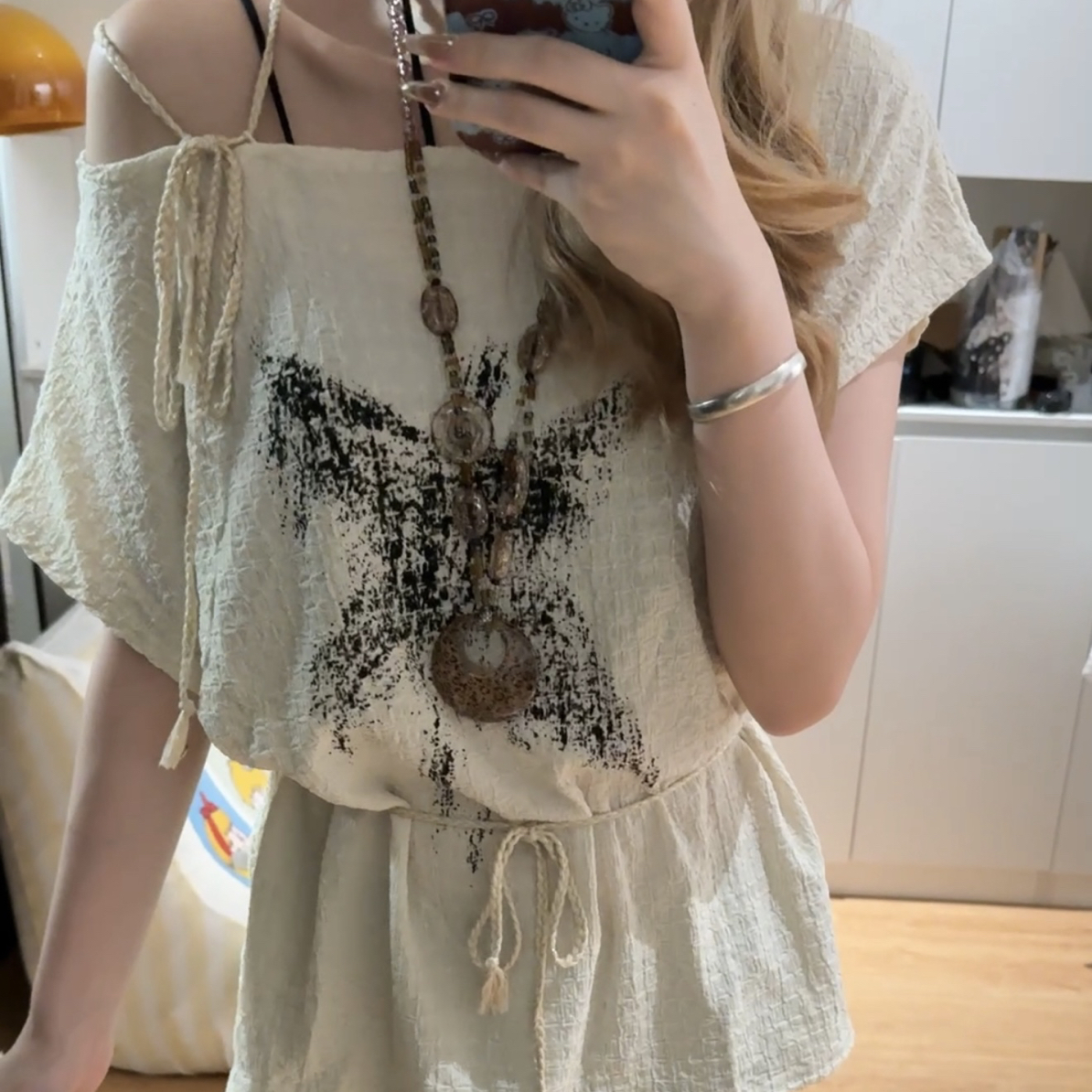 清！捡漏款！小众设计古早Y2K露肩T恤宽松上衣