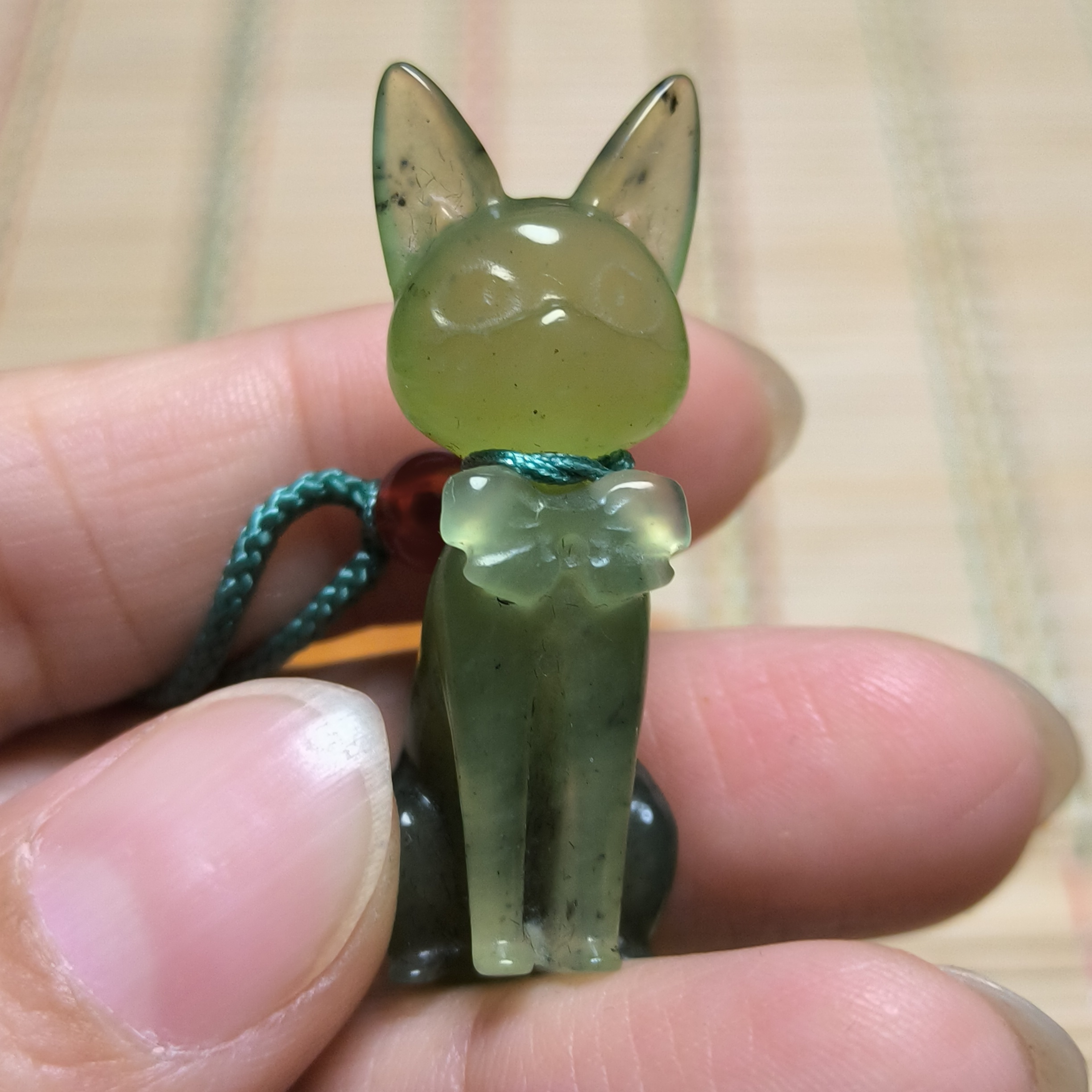 天然岫玉精品水墨丹青俏色纯手工雕刻小兔子吊坠挂件手把件玉摆件