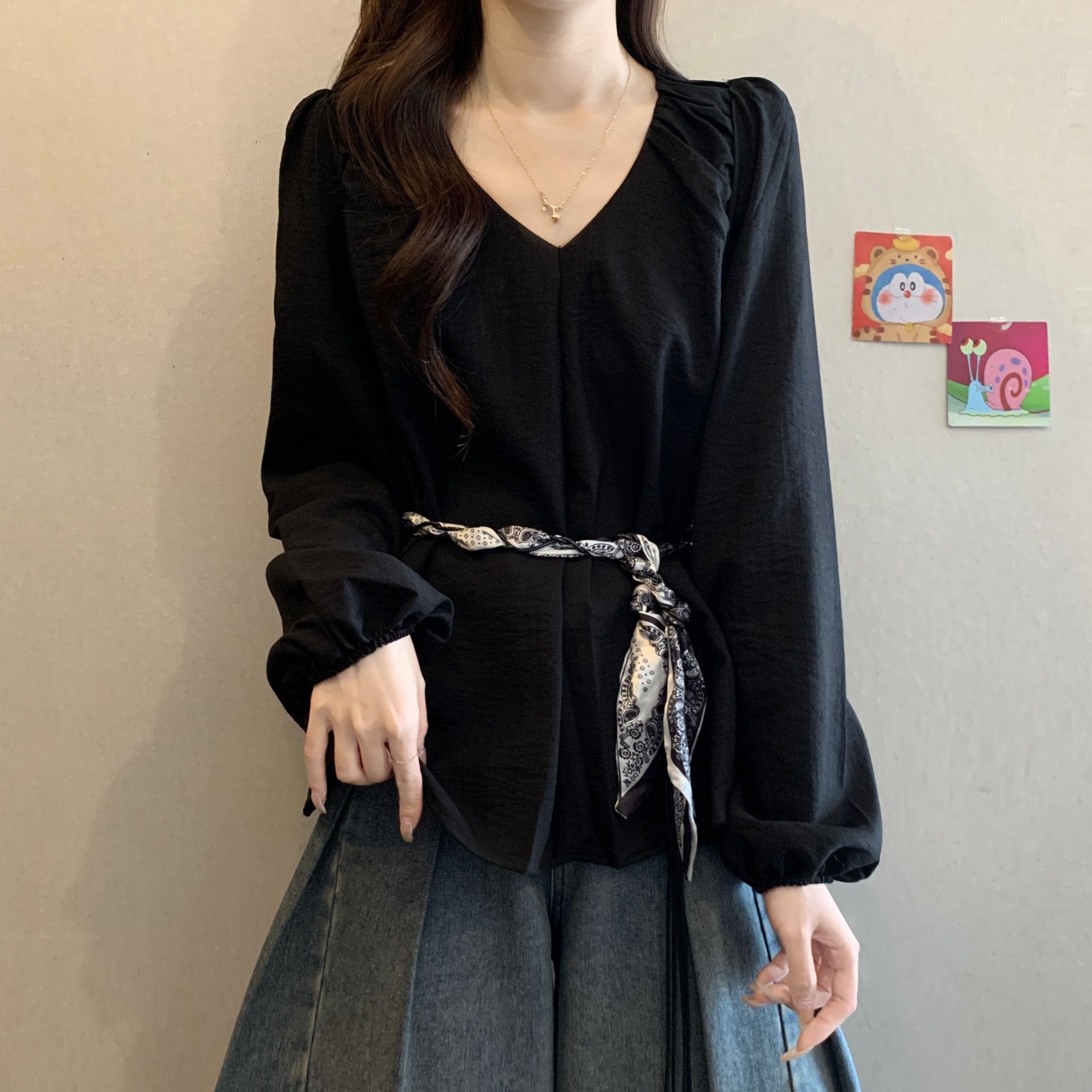 大码遮肚子系带V领长袖衬衫女春秋胖MM宽松显瘦洋气收腰正肩上衣