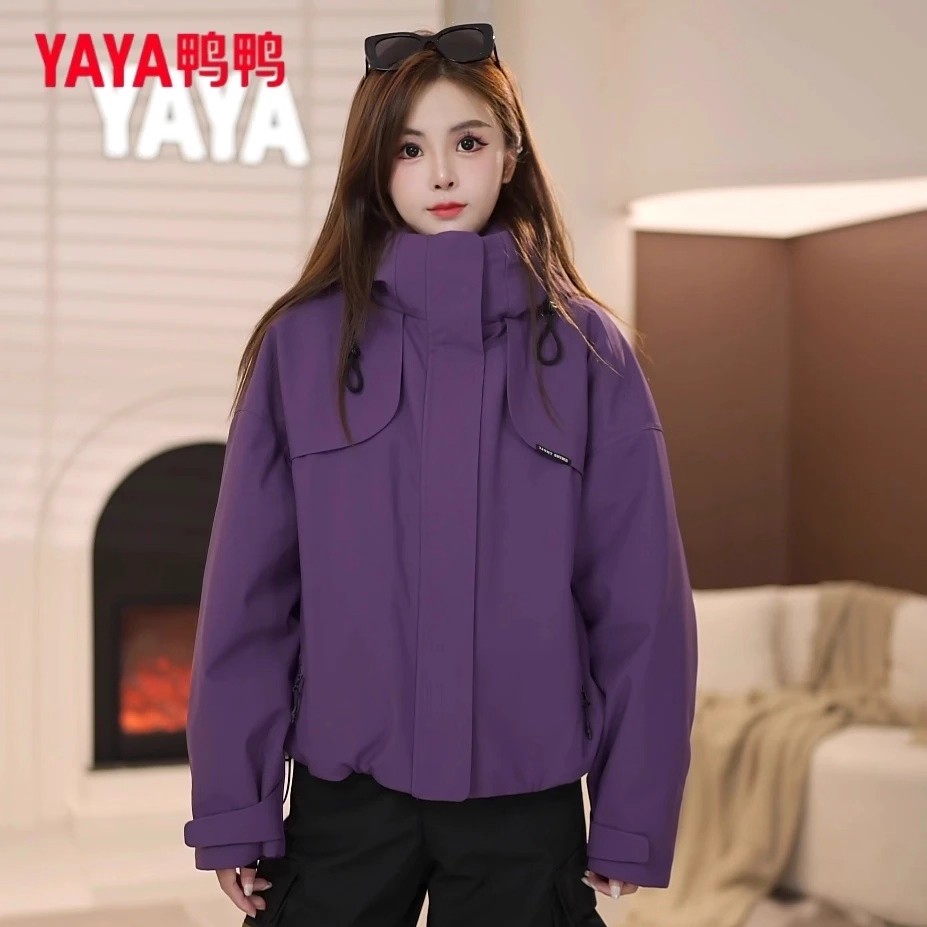 YAYA/鸭鸭短款户外工装羽绒服女2025冬新款宽松时尚保暖百搭外套