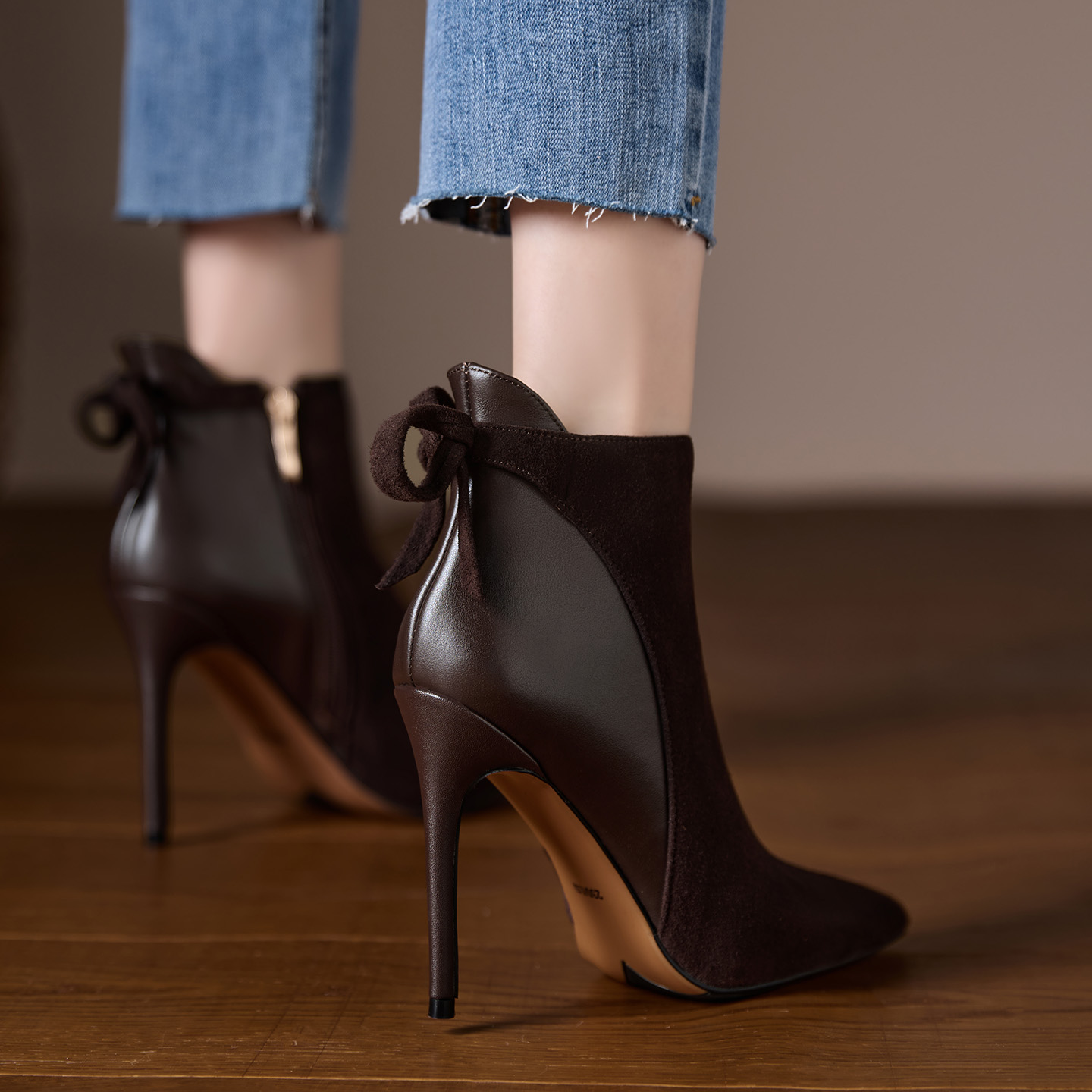 小个子增高10cm美拉德靴子细跟短靴女2025冬季加绒及踝靴高跟女靴