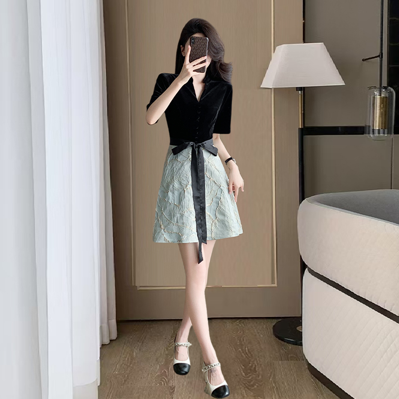 法式赫本风气质小黑裙女装夏季新款高端气质小香风收腰显瘦连衣裙