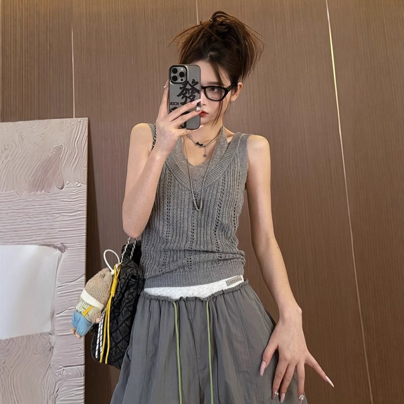 辣妹假两件镂空挂脖针织背心女装夏季新款高级感修身显瘦无袖上衣