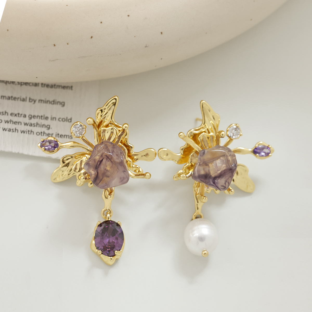 铜合金石英石耳饰 「蝴蝶戏」不对称耳钉气质轻奢瑞丽复古少女耳环